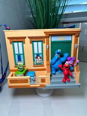 Sesame Street 123 3D Playhouse Popcorn Bucket Elmo, Cookie Monster, Abby & Oscar